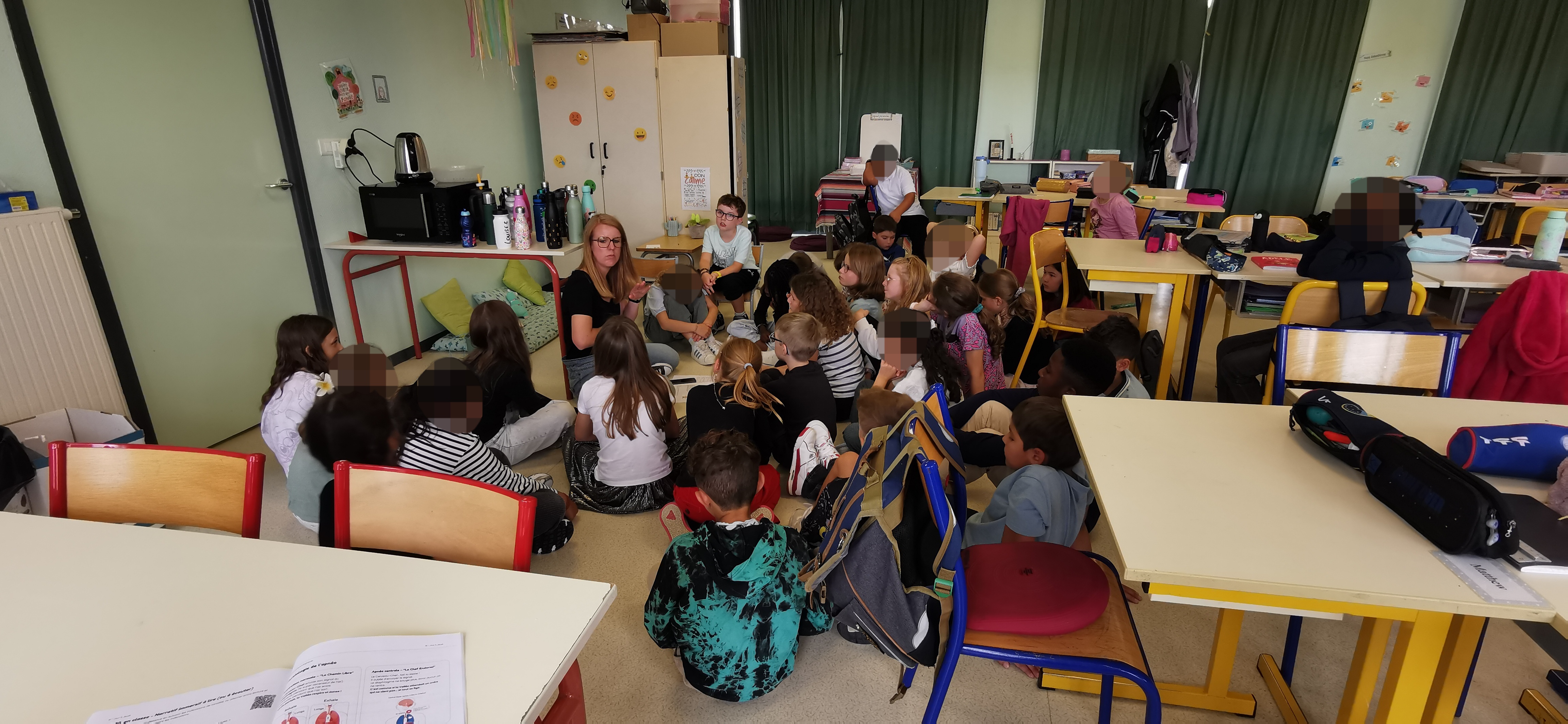 Illustration — Le Sénat a proposé de sauver l'APQ 30. Les directeurs d'école et les collectivités devraient y prêter attention.